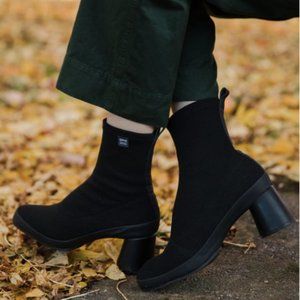 Camper upright gore tex sock boots